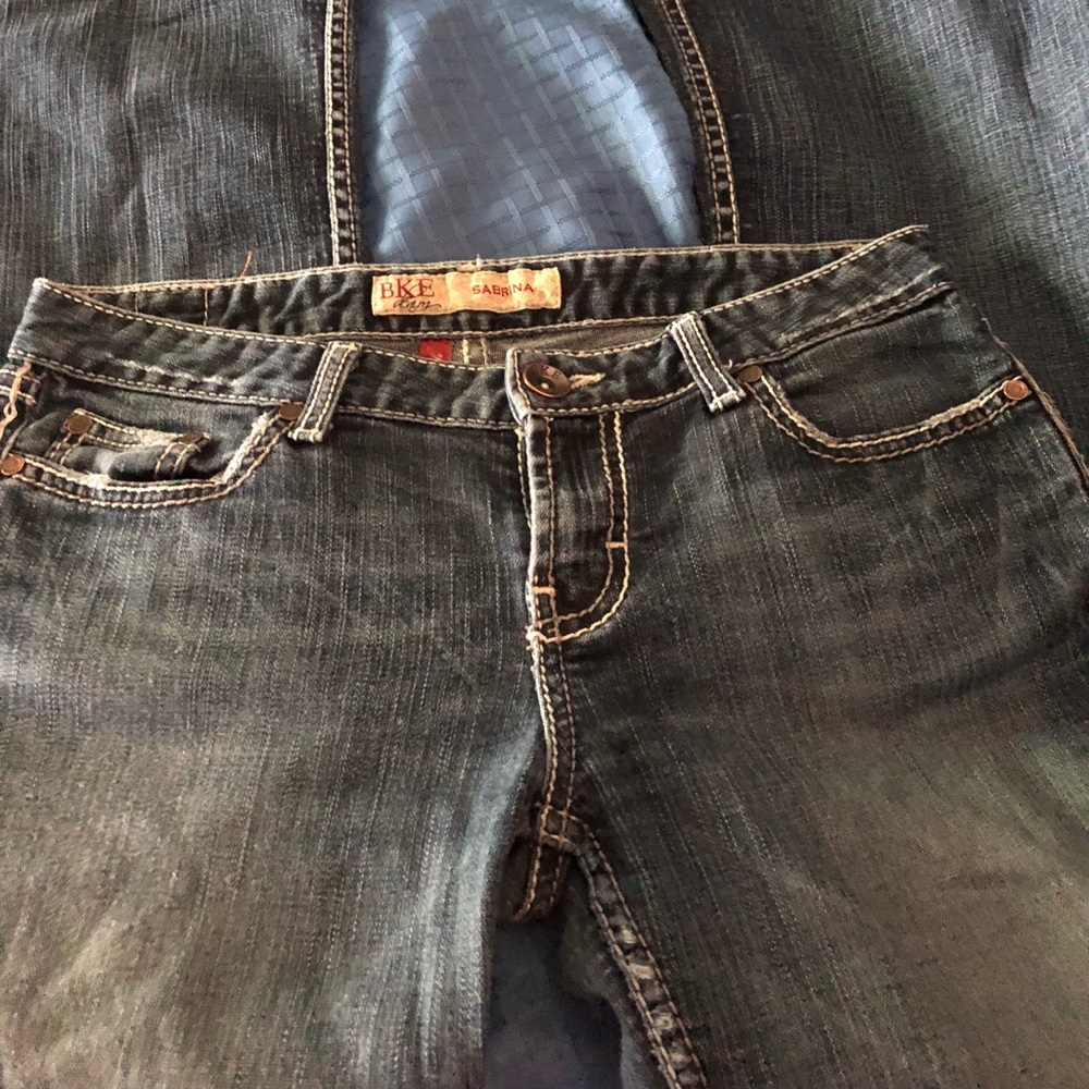 Buckle BKE Sabrina jeans
Size 29 x 31 1/2
$25
